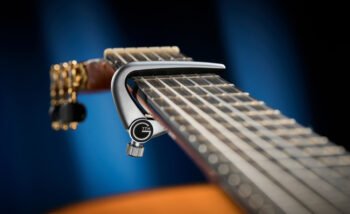 Capo Newport Classic guitar, silver Guitar Accessories